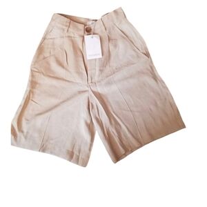 NWT Pull & BEAR Women's Khaki Shorts Size S.